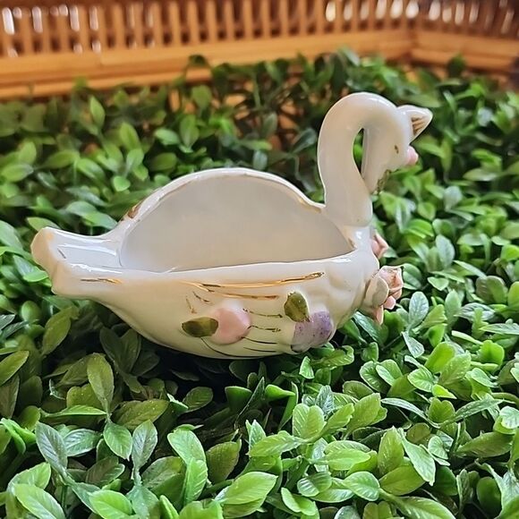 Vintage Porcelain Floral Swan Ash Tray Sphinx Japan Coquette Bridal - Picture 4 of 12